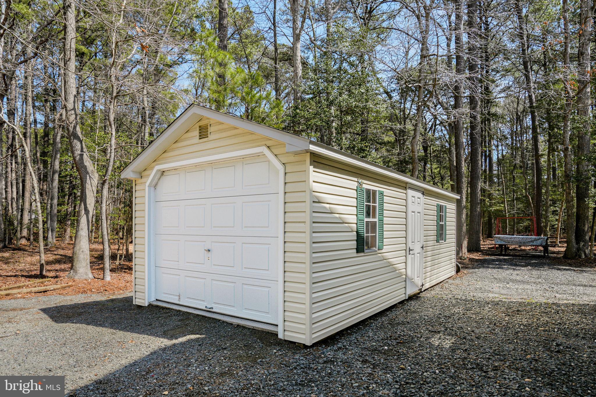 CAPTAIN'S COVE - Residential