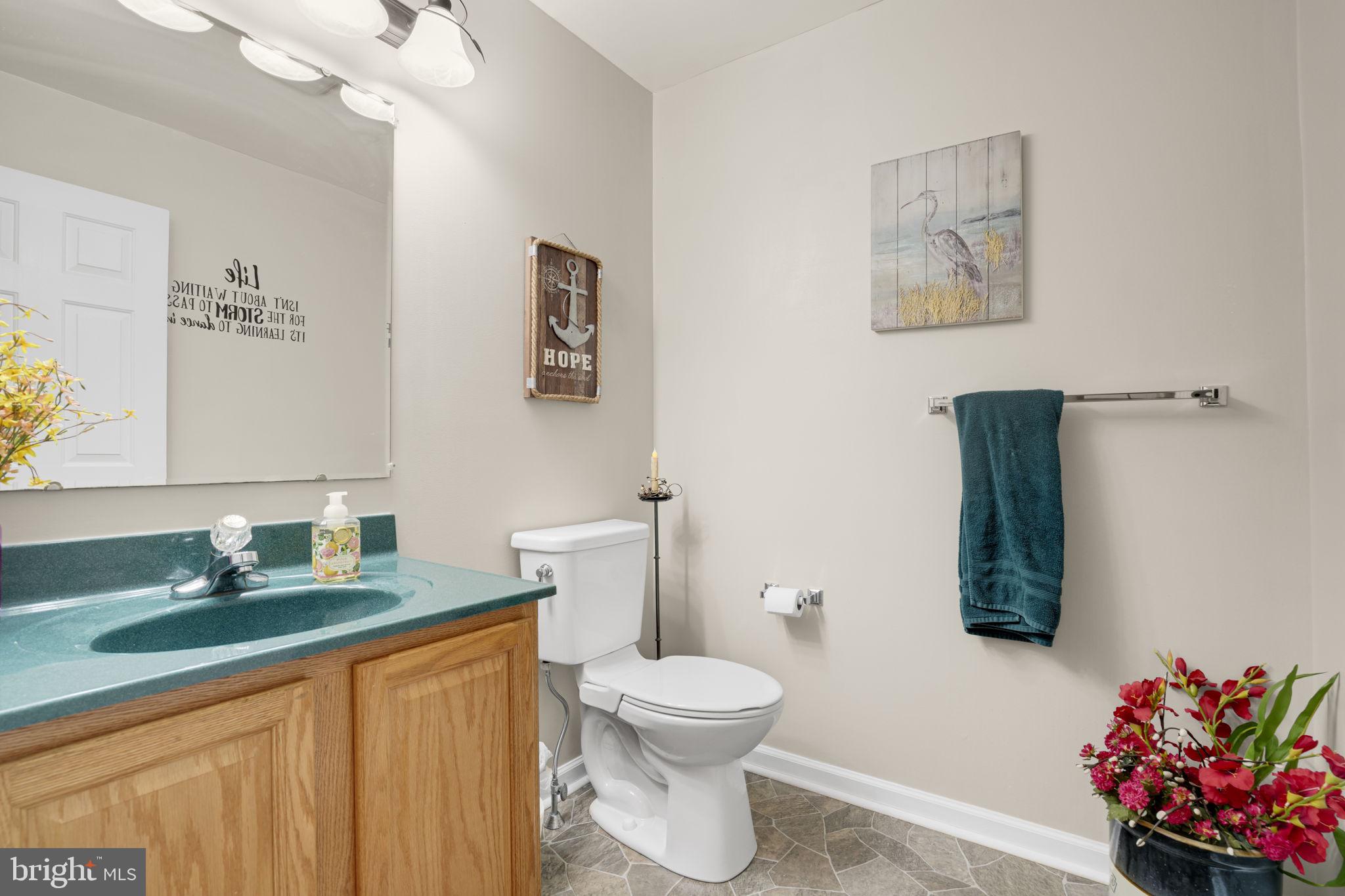 CAPTAIN'S COVE - Residential