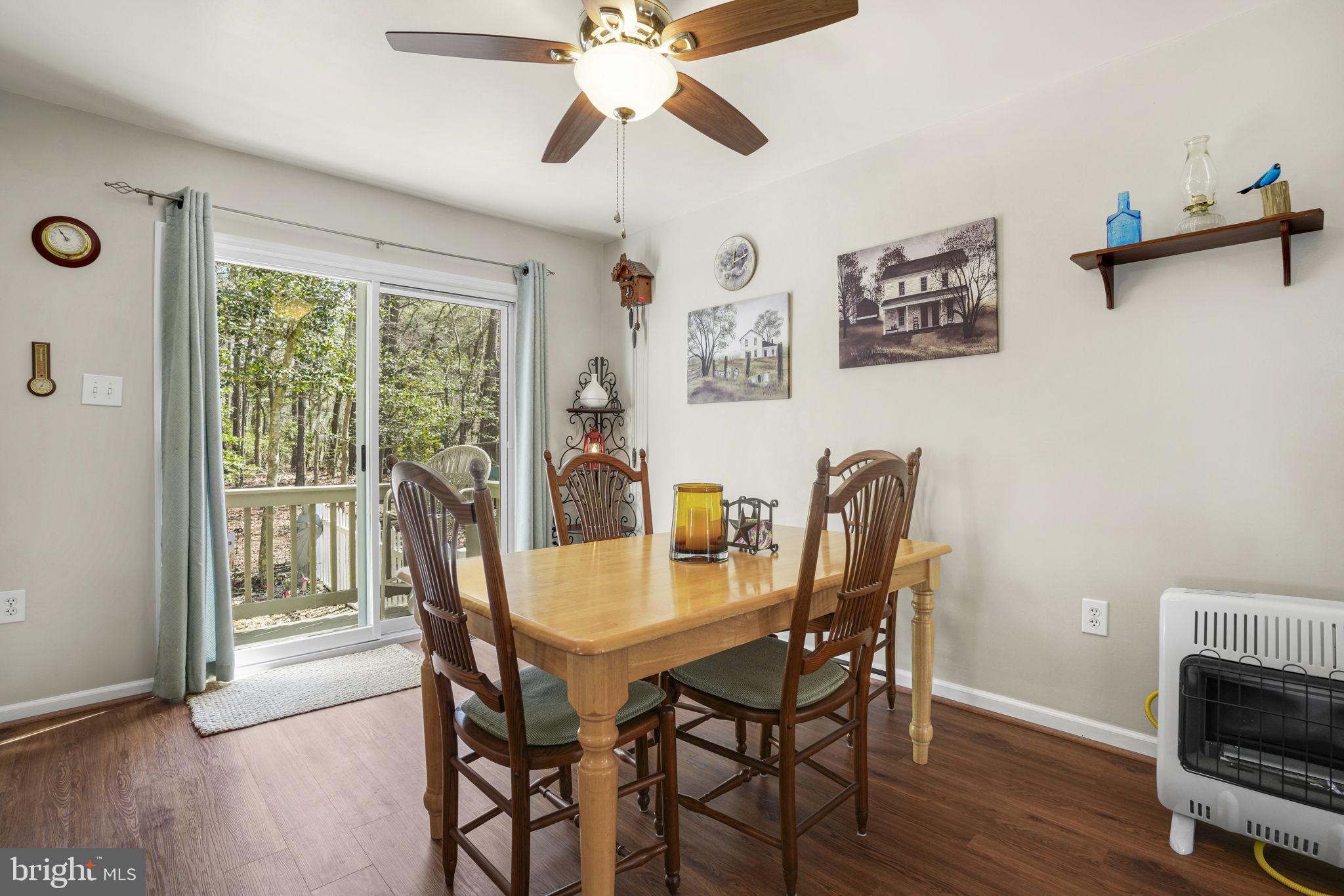 CAPTAIN'S COVE - Residential