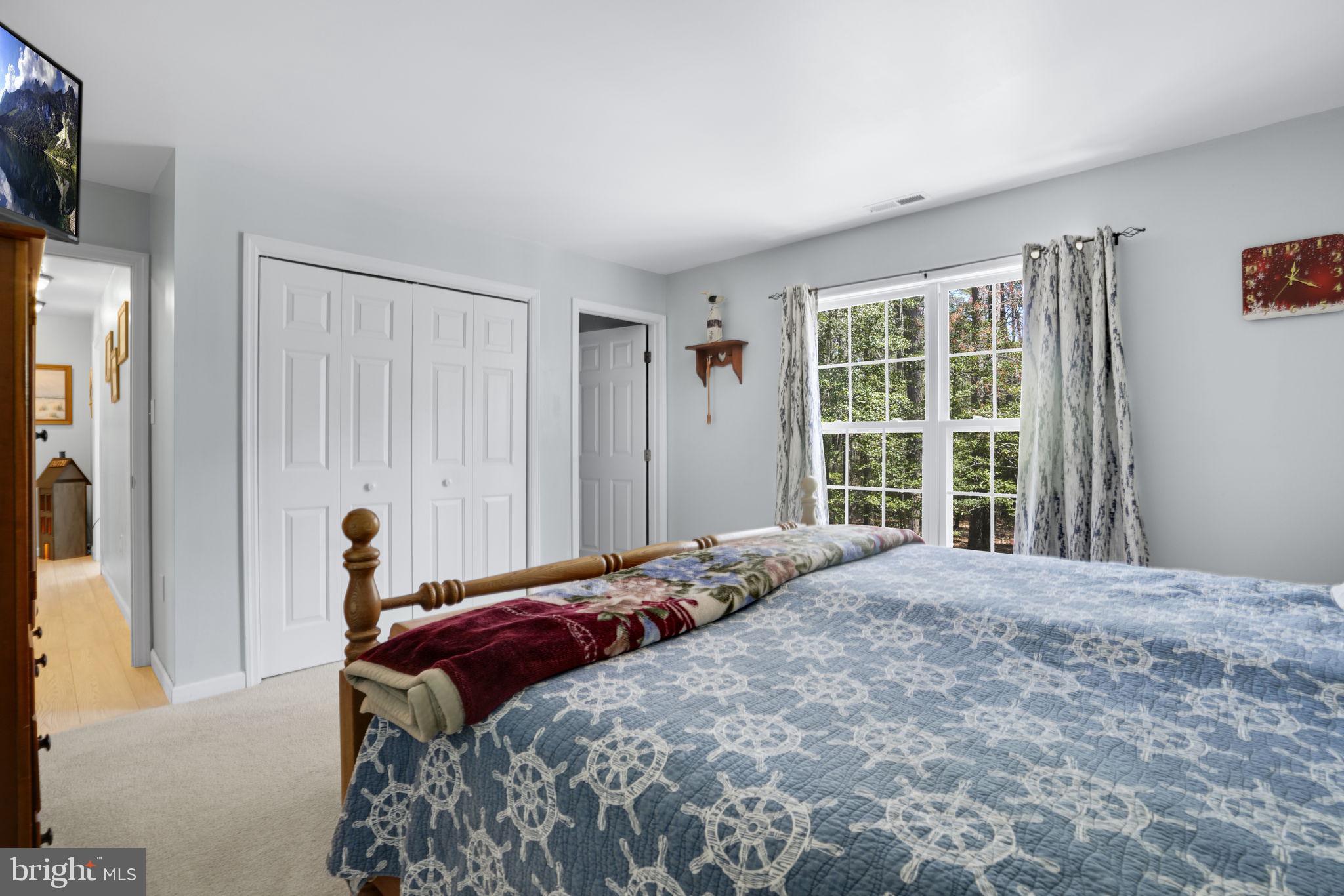 CAPTAIN'S COVE - Residential