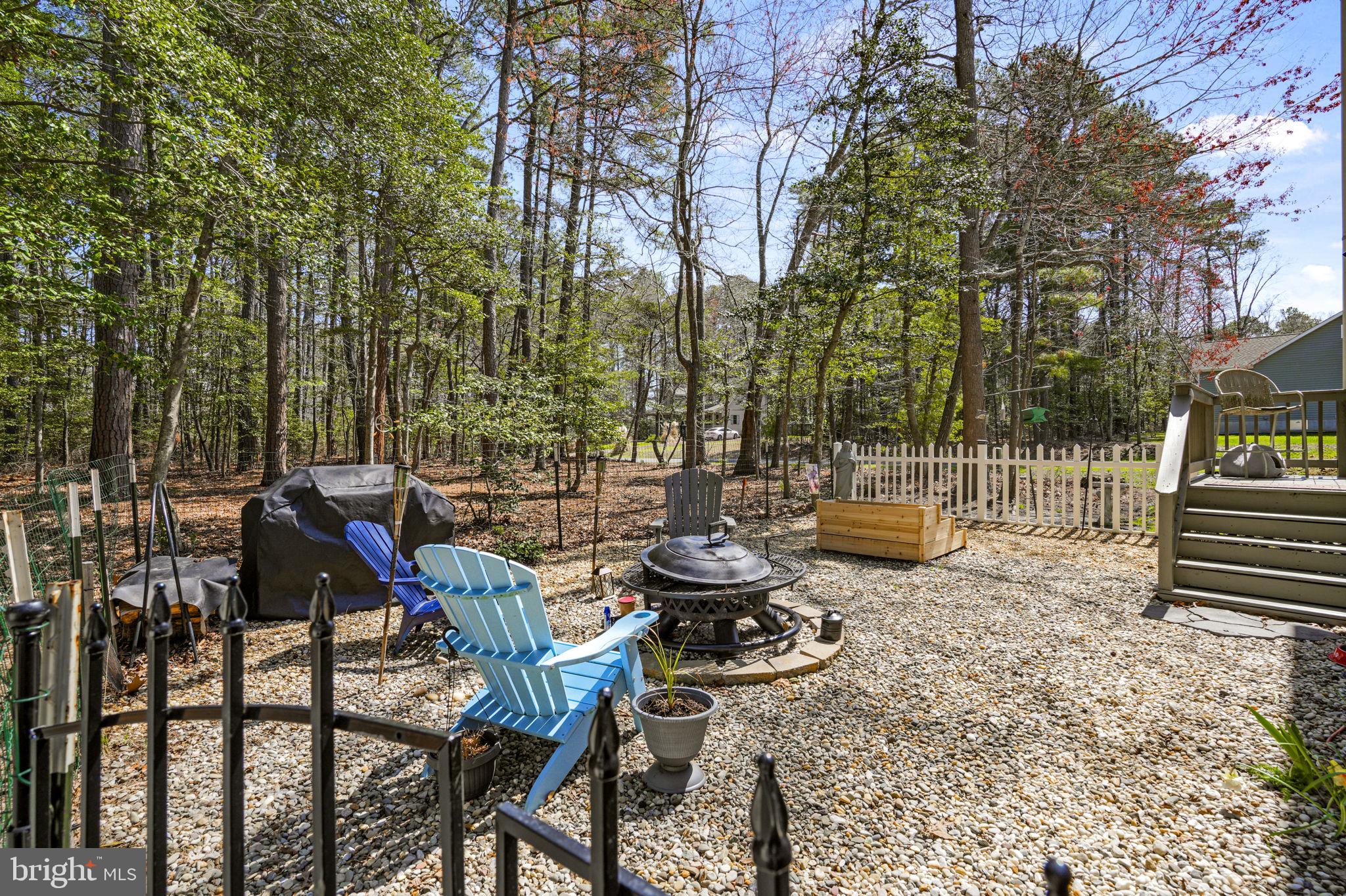 CAPTAIN'S COVE - Residential