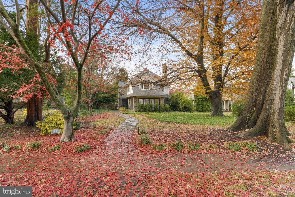 Photo of 13 E Newfield Way, BALA CYNWYD, PA 19004 (MLS # PAMC2168380)