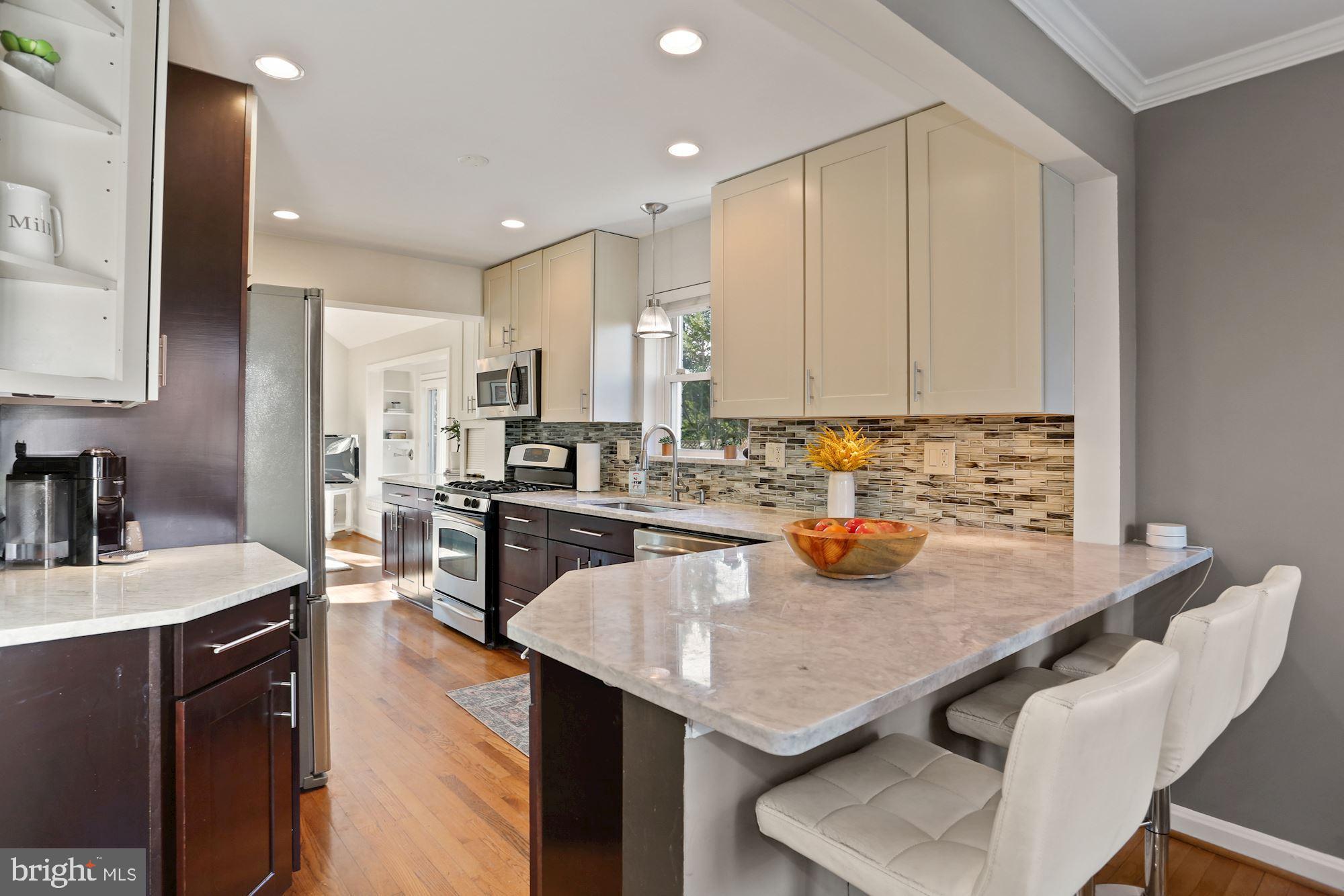 COUNTRY CLUB - Residential