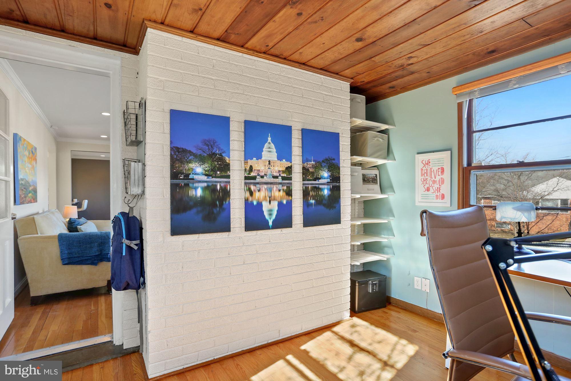 COUNTRY CLUB - Residential