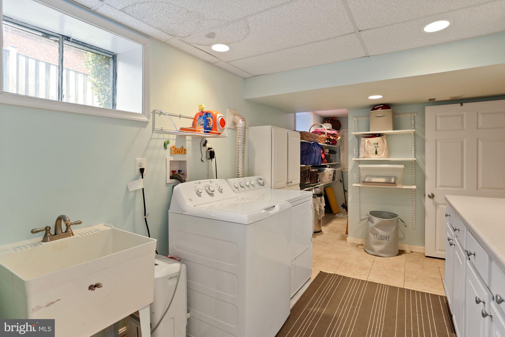 COUNTRY CLUB - Residential