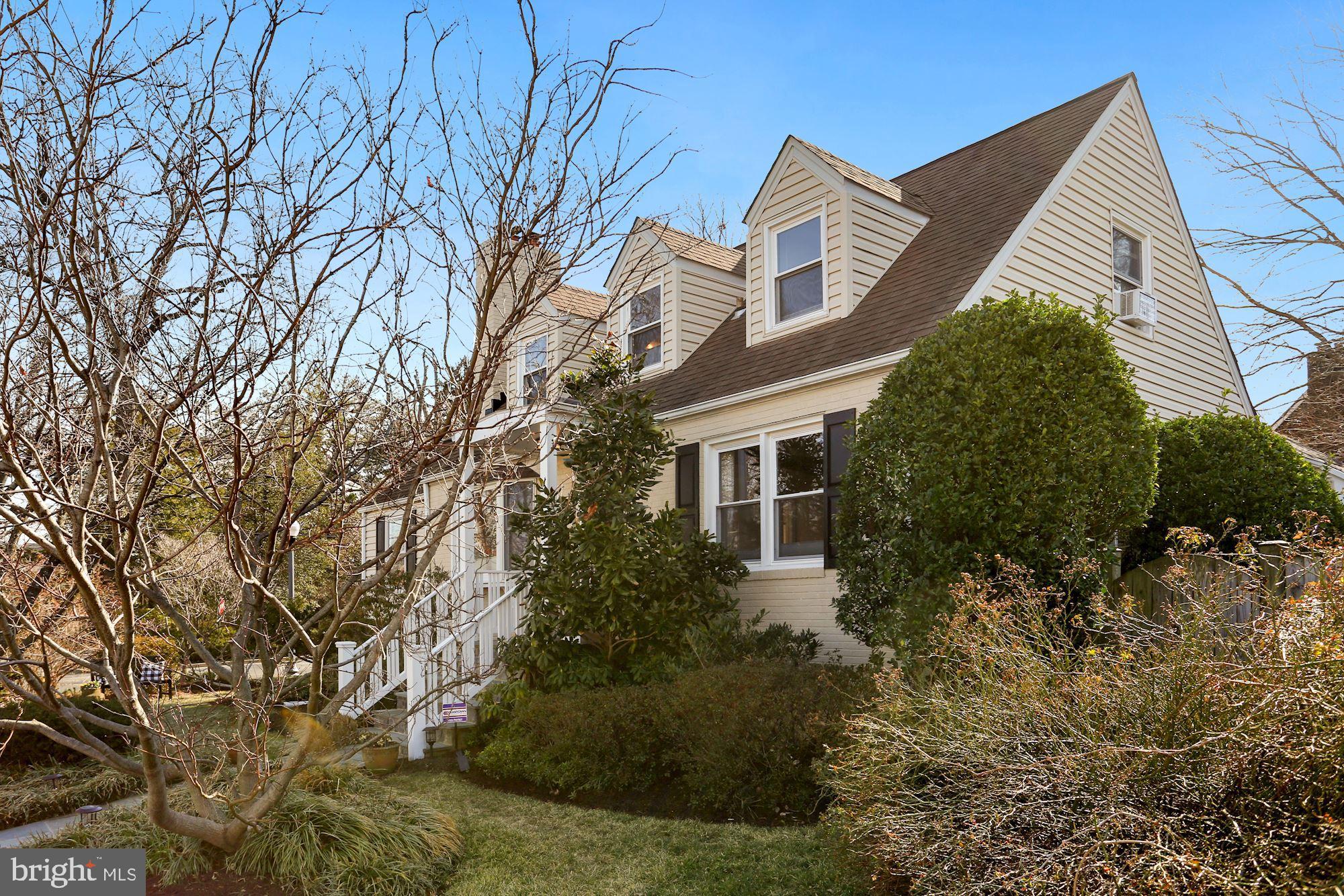 COUNTRY CLUB - Residential