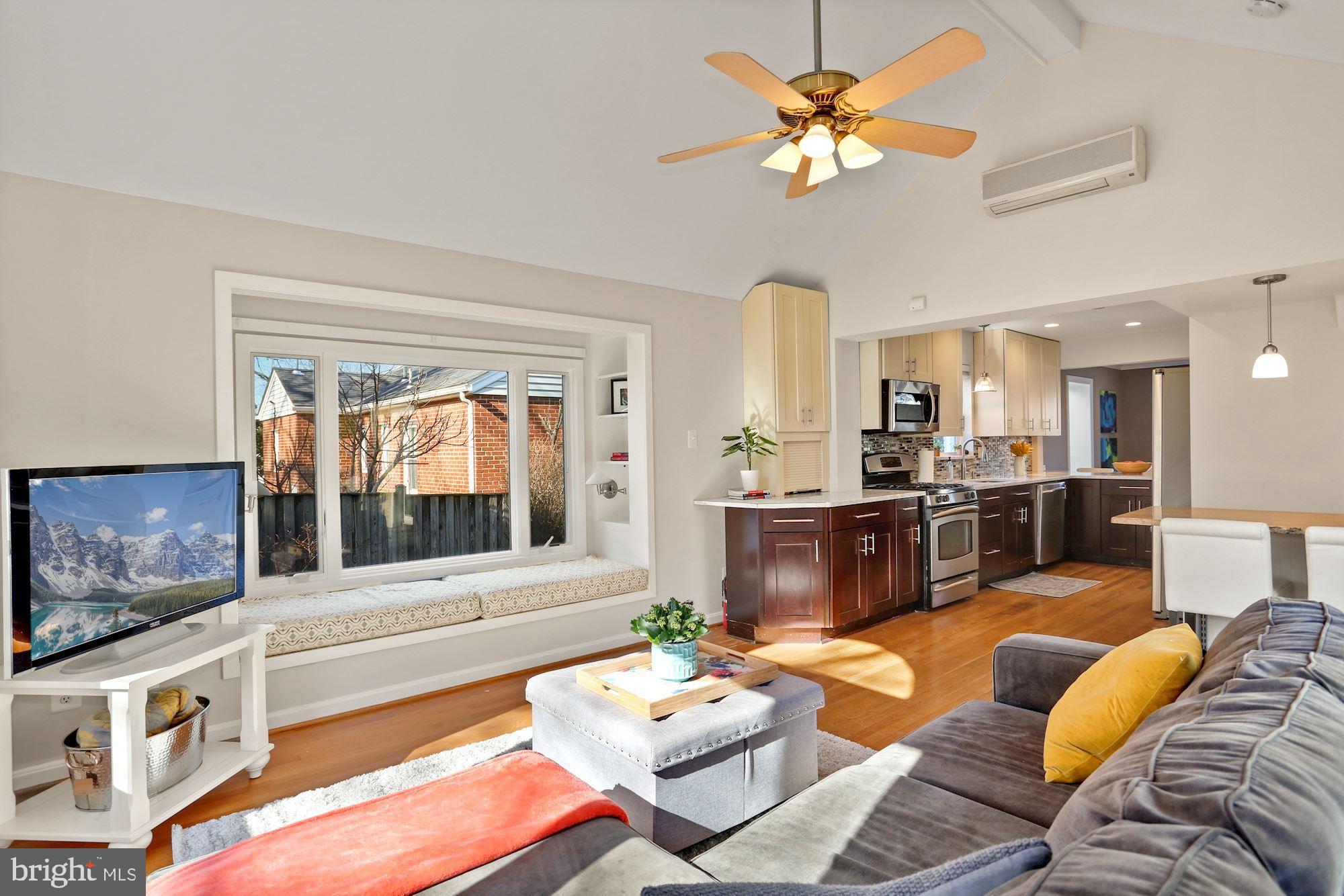 COUNTRY CLUB - Residential