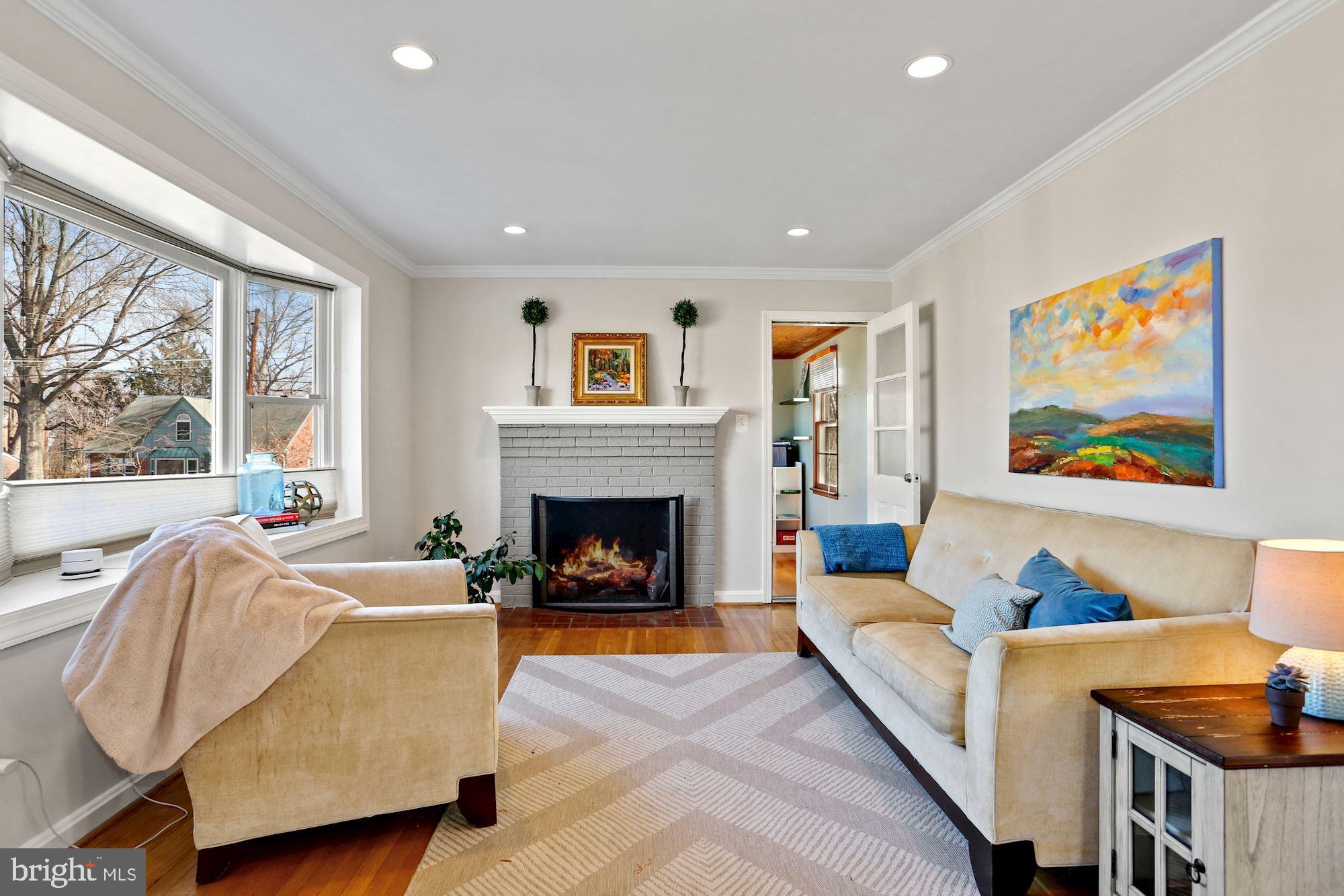 COUNTRY CLUB - Residential