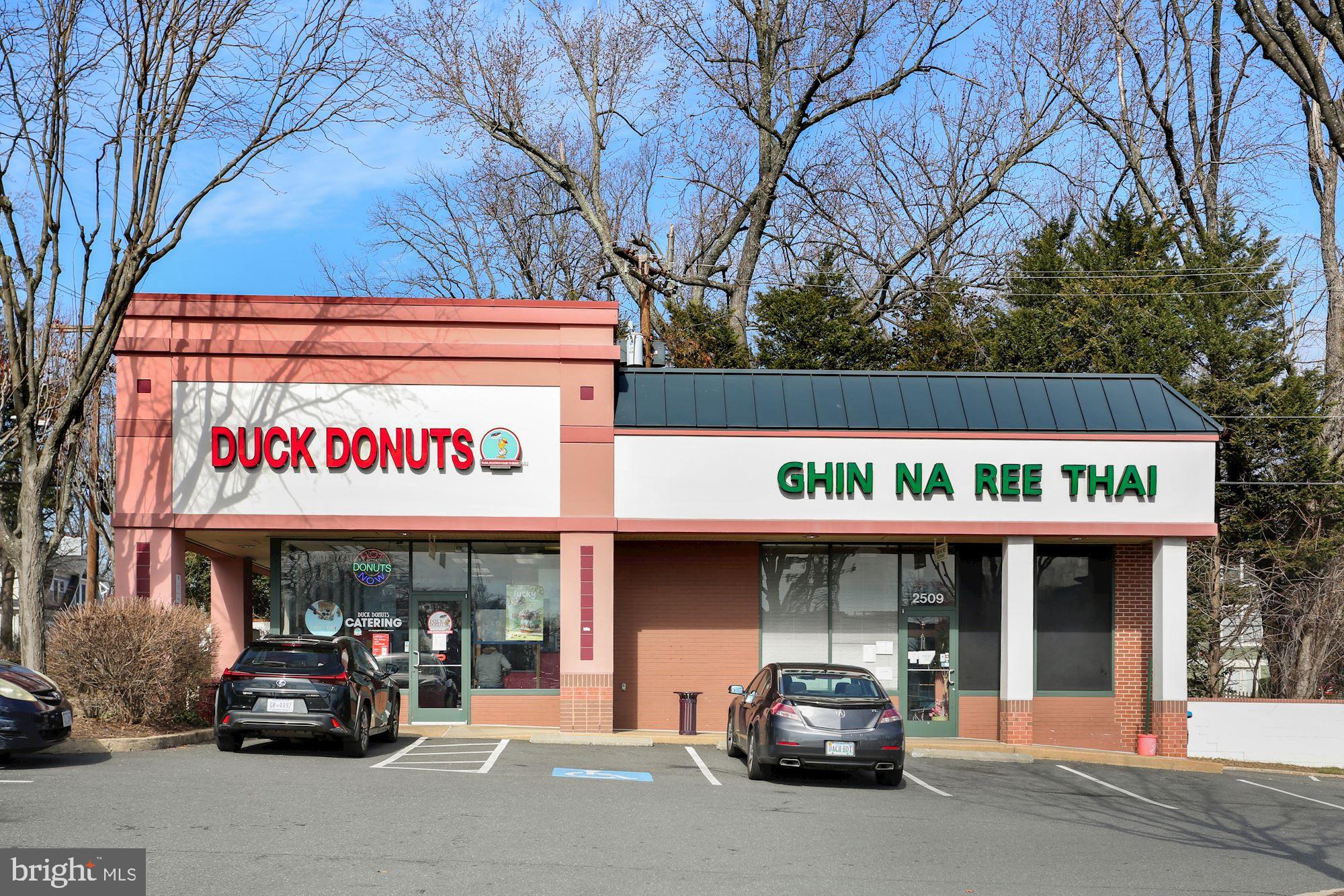 COUNTRY CLUB - Residential