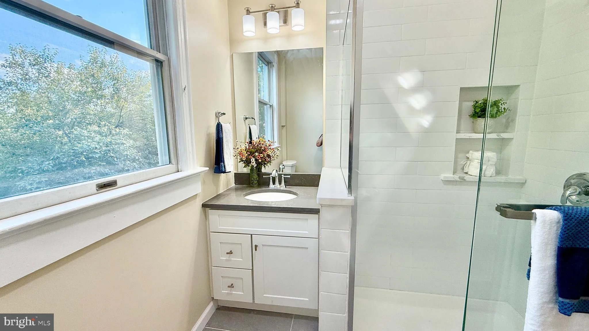 Princeton, New Jersey 08540, United States, 3 Bedrooms Bedrooms, ,2 BathroomsBathrooms,Residential,Active,212153