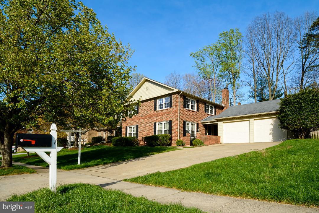 Beautiful, spacious colonial in sought after school district. Walk to public bus for Pentagon, Metro, etc.
4 BR 3 1/2 Baths, Sunroom.