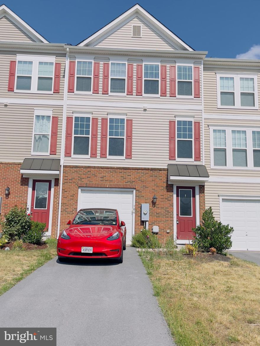 !!!!STUNNING 4 BEDROOMS AND 3.5 BATHS 1 GARAGE TOWNHOME  WITH  HUGE DRIVE WAY TO PARK 2 MORE CARS OFFERS. THE OPEN FLOOR CONCEPT ON THE MAIN FLOOR FEATURES A 10-FOOT-LONG GRANITE ISLAND, STAINLESS-STEEL APPLIANCES, RANGE BUILT-IN OVEN, A MICROWAVE, A COOKTOP, AND HIGH-END CABINETRY IN THE KITCHEN. ELECTRIC CAR CHARGER OUTLET AND LARGE DECK AREA TO ENJOY SUNSET VIEWS. 10 FT CEILINGS CAN BE FOUND THROUGHOUT THE HOME INCLUDING A TRY CEILING IN THE PRIMARY BEDROOM WITH A WALK-IN CLOSET . UPSTAIRS LAUNDRY AND NICE WOOD FLOORS .HUGE DECK, PICKLEBALL CT RIGHT BEHIND HOME AND A BASKETBALL CT AND NUMEROUS WALKING TRAILS. VERY NEAR TO RT 7, I 81 AND SHOPPING!!!