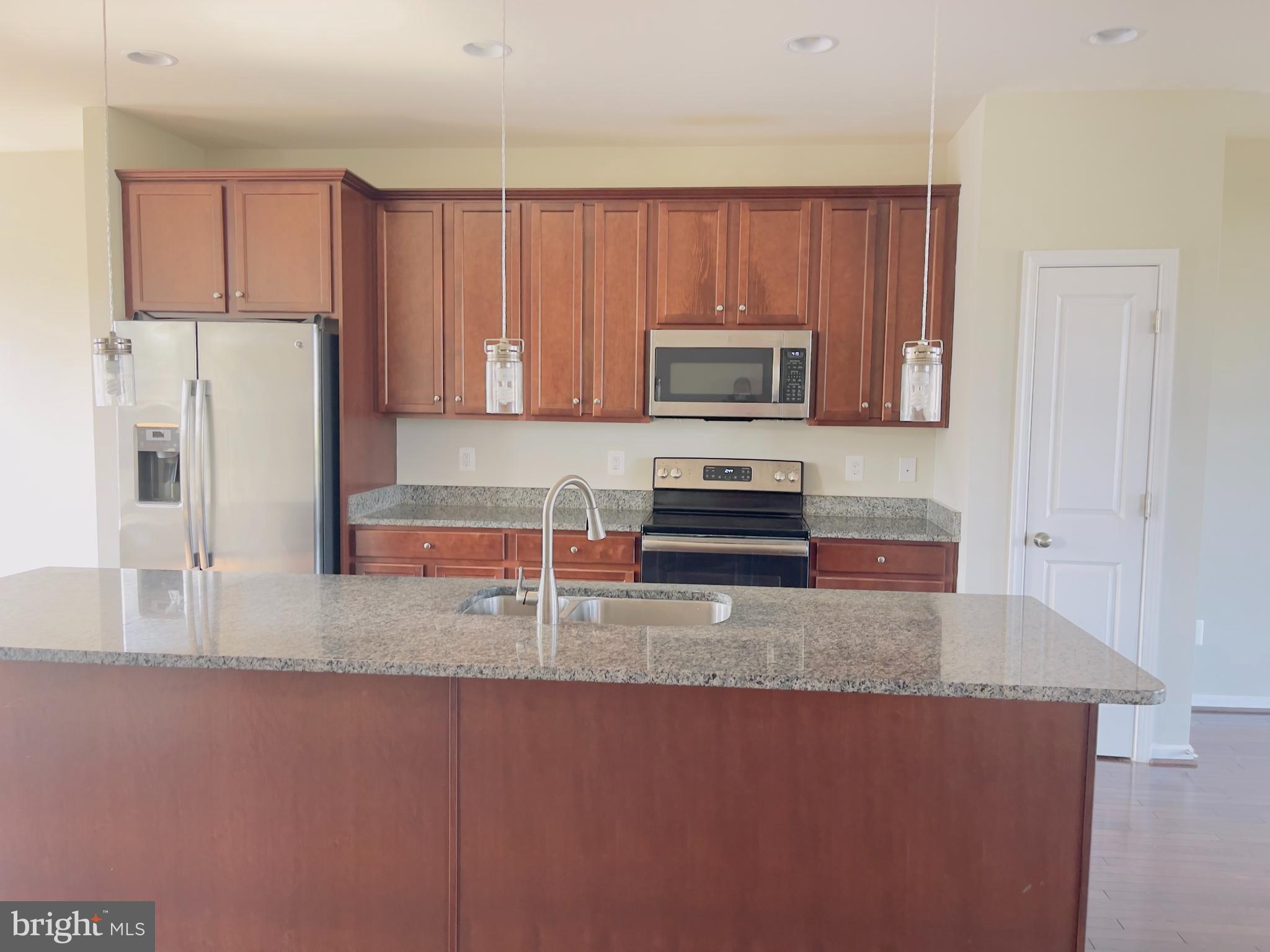 FIELDSTONE - Residential Lease