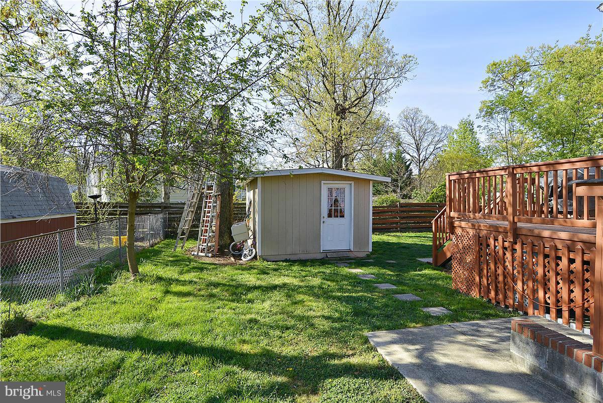 SHIRLEY FOREST - Residential