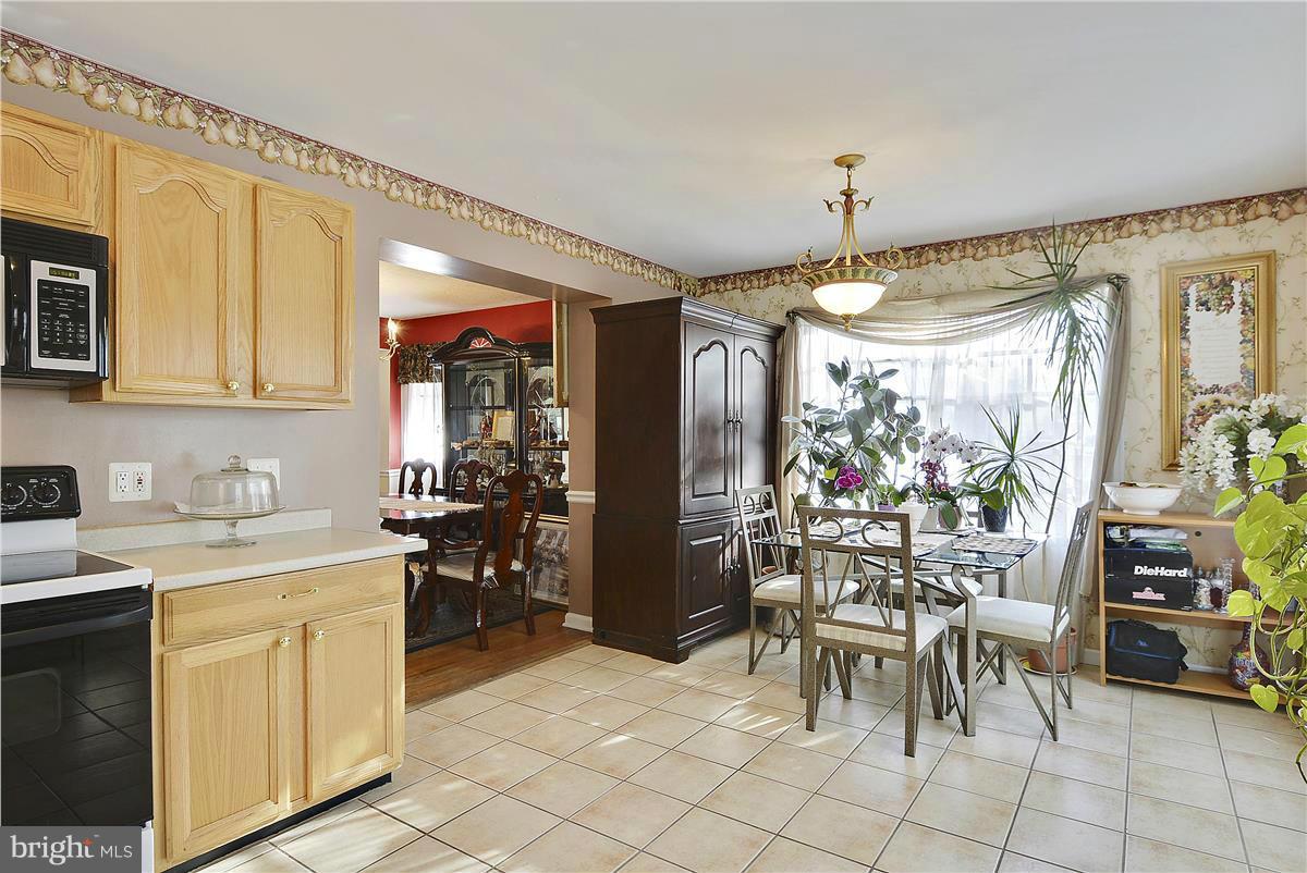 SHIRLEY FOREST - Residential