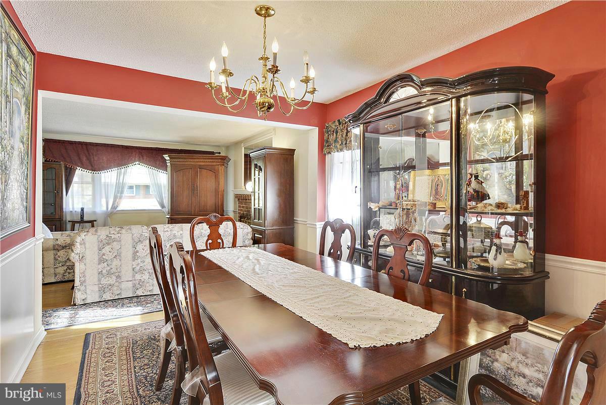 SHIRLEY FOREST - Residential