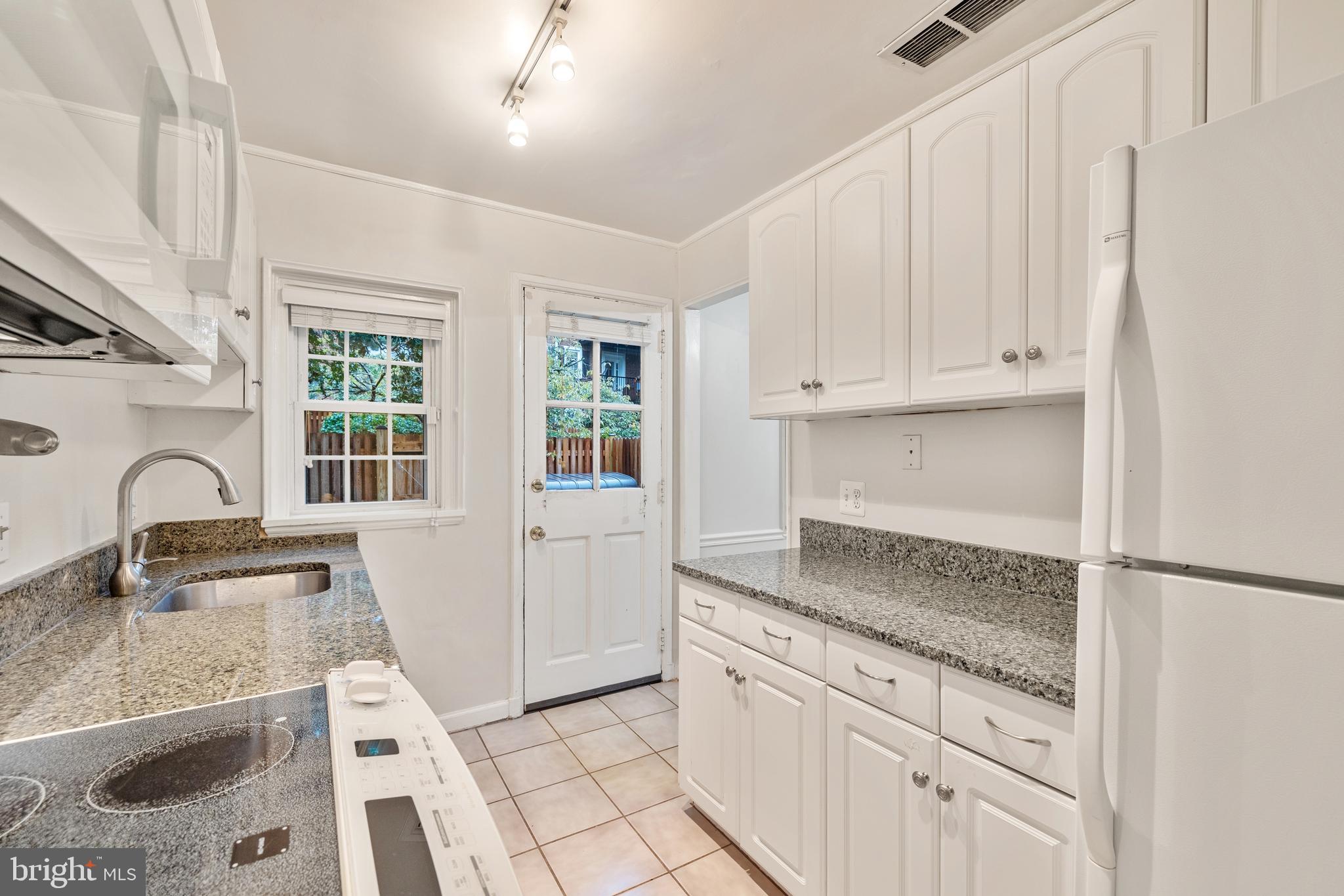 FAIRLINGTON VILLAGES - Residential Lease