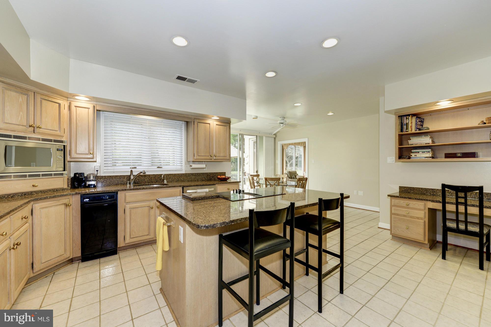 POTOMAC OUTSIDE - Residential