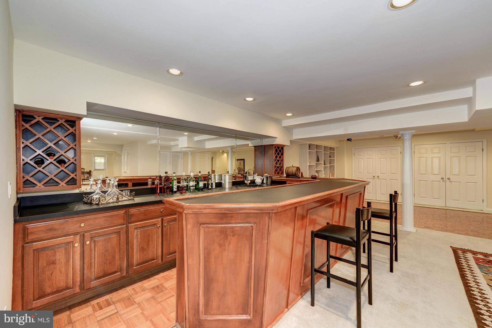 POTOMAC OUTSIDE - Residential