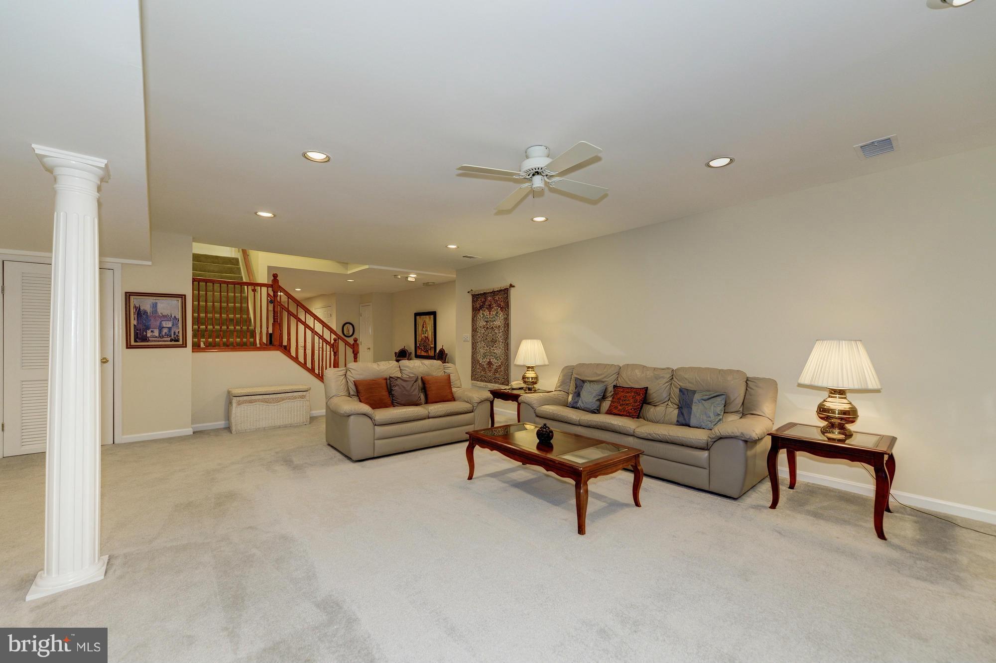 POTOMAC OUTSIDE - Residential