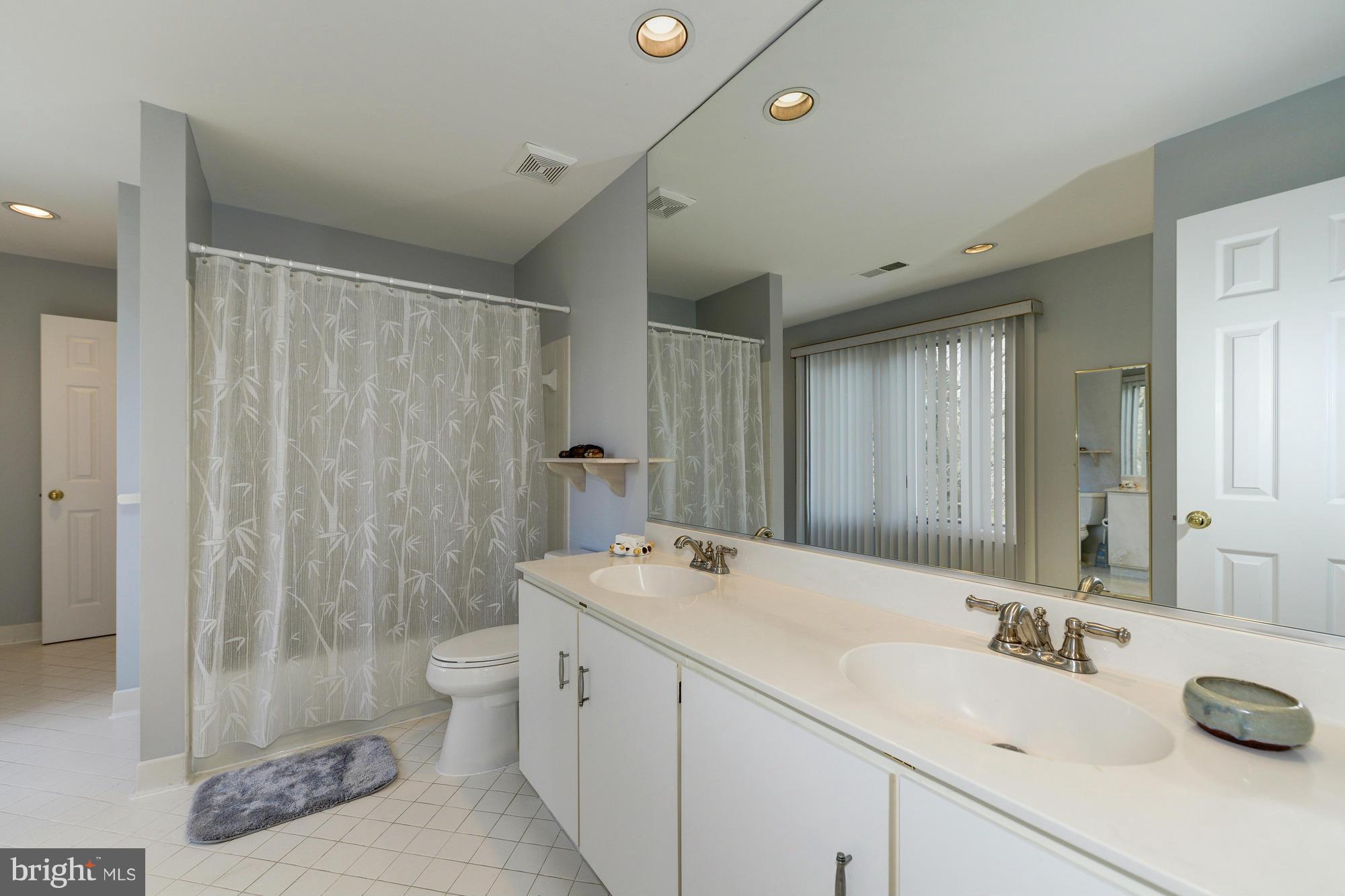 POTOMAC OUTSIDE - Residential