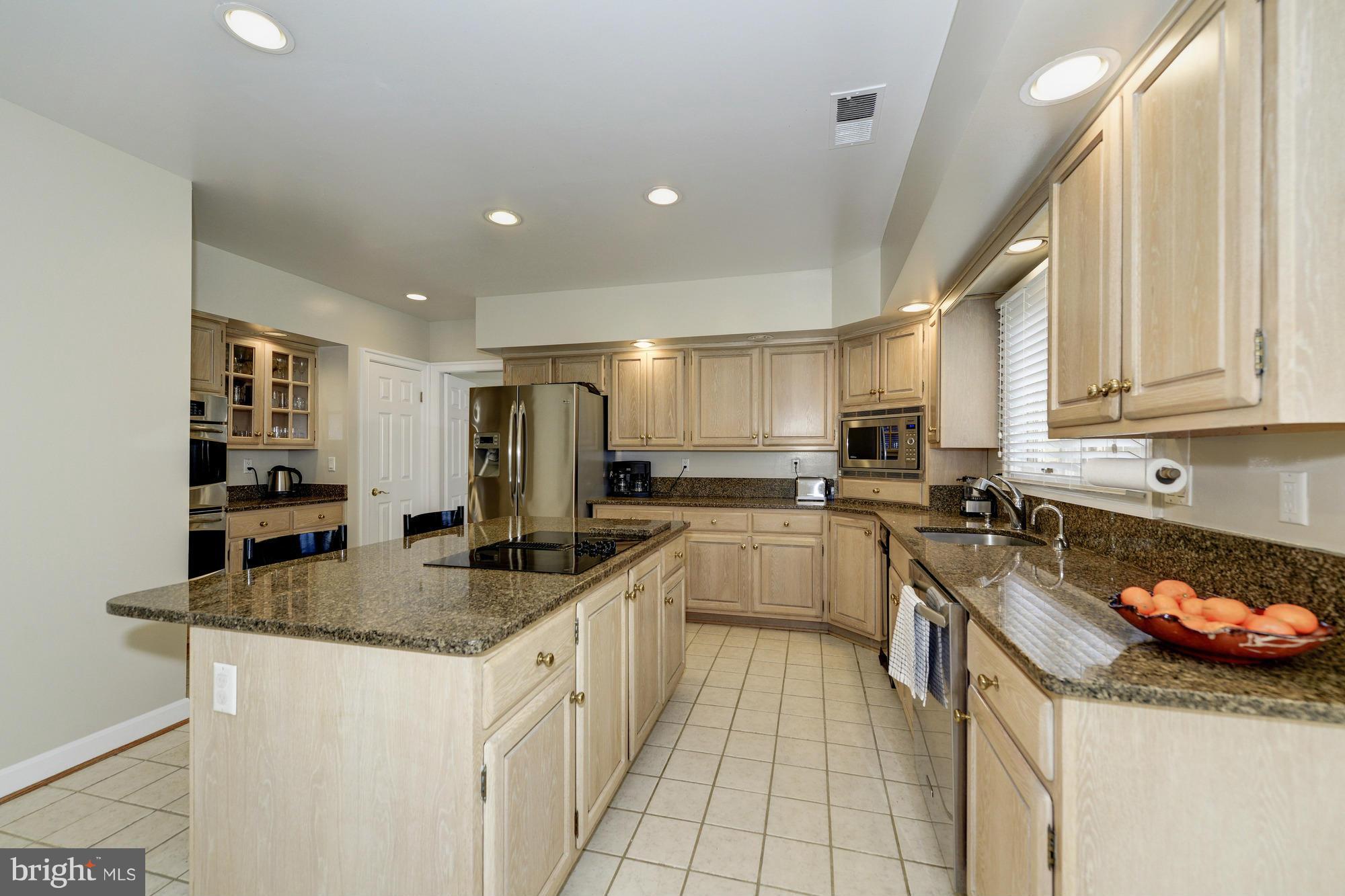 POTOMAC OUTSIDE - Residential