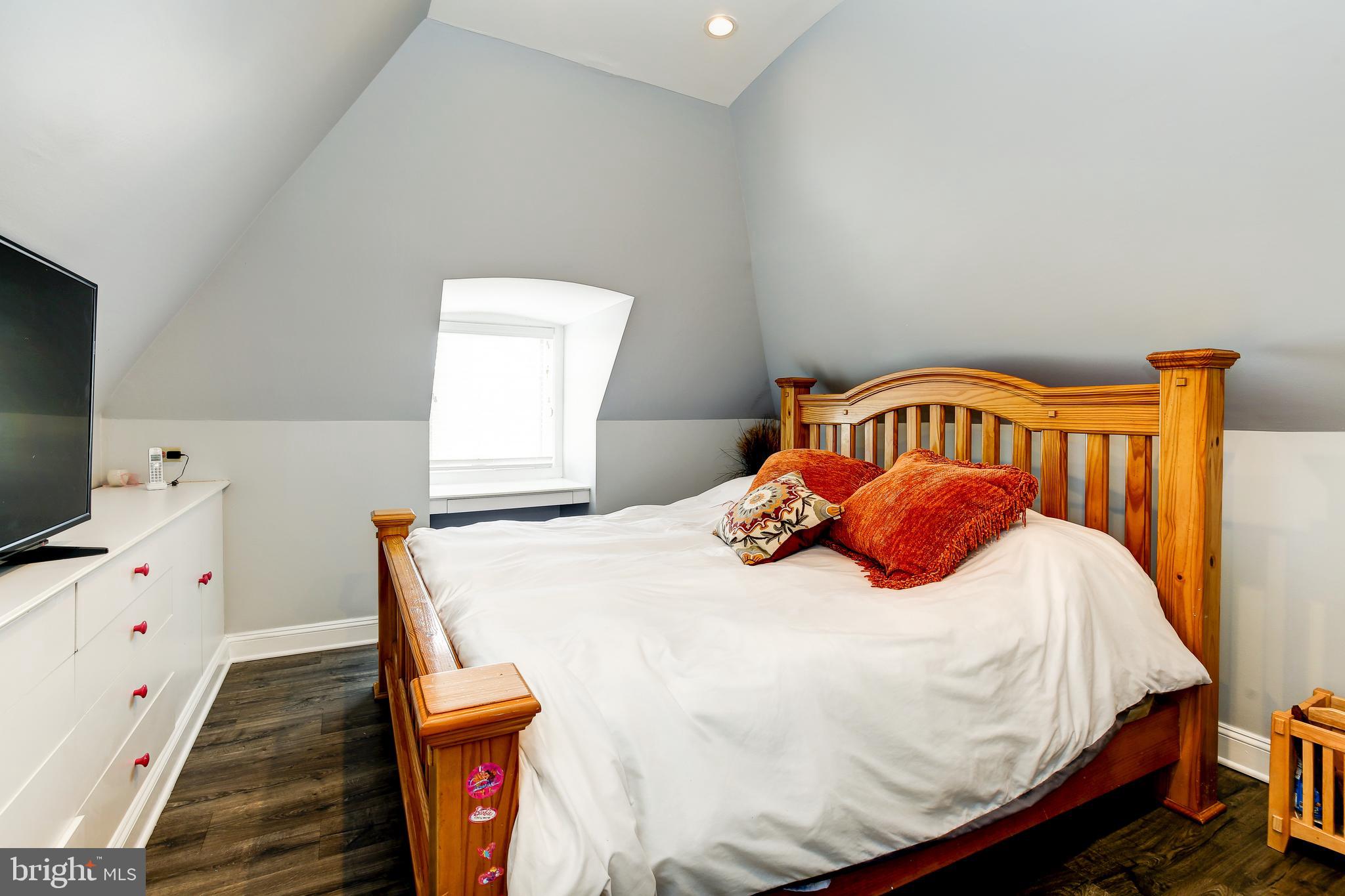 VALLEY GATE - Residential