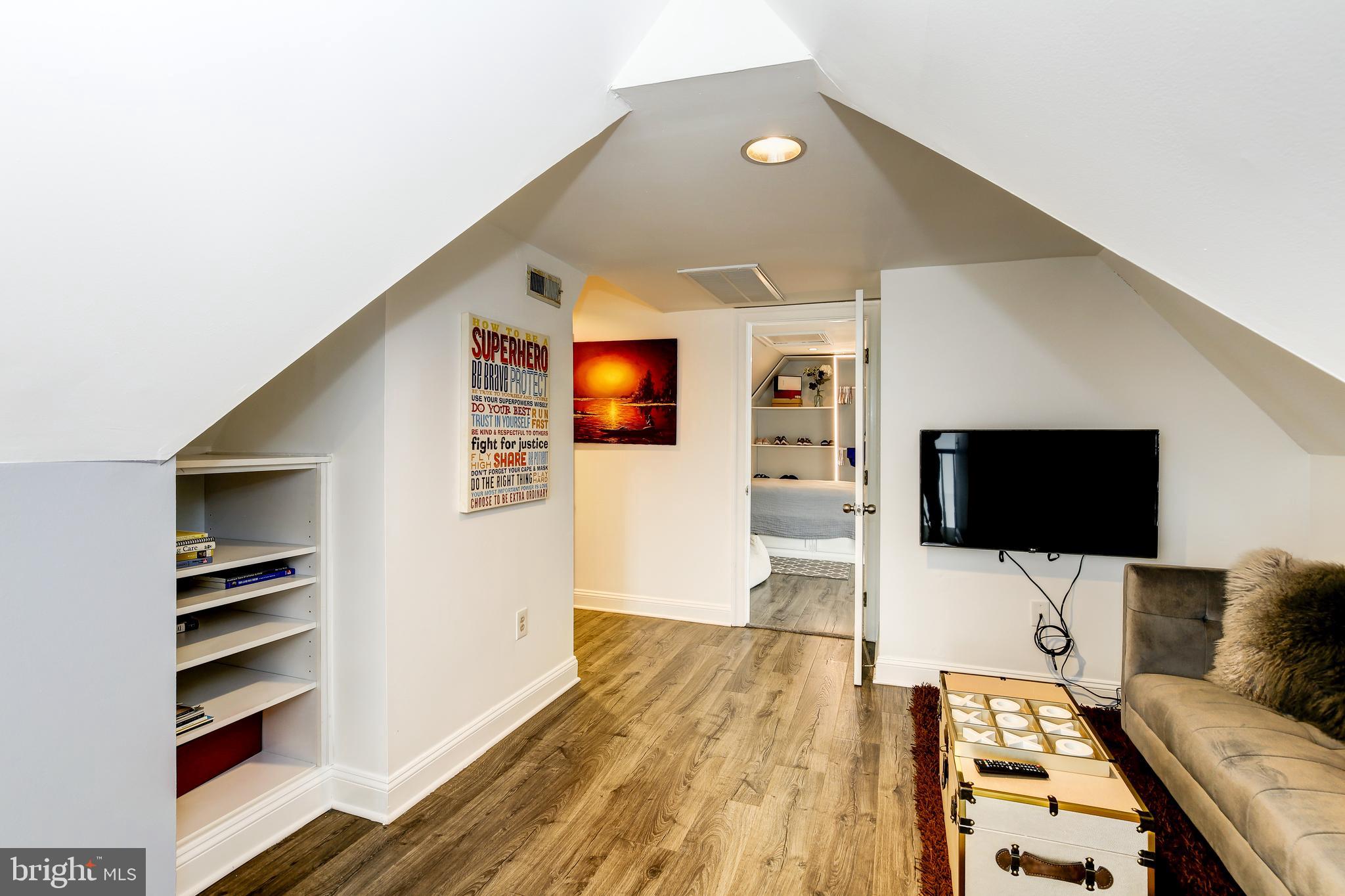 VALLEY GATE - Residential