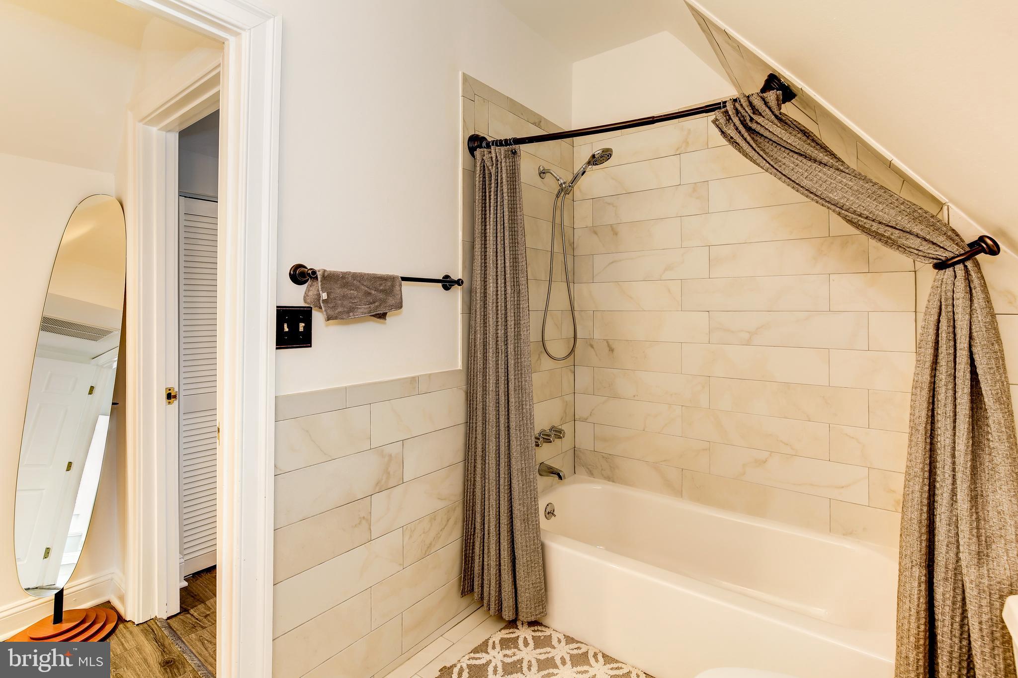 VALLEY GATE - Residential