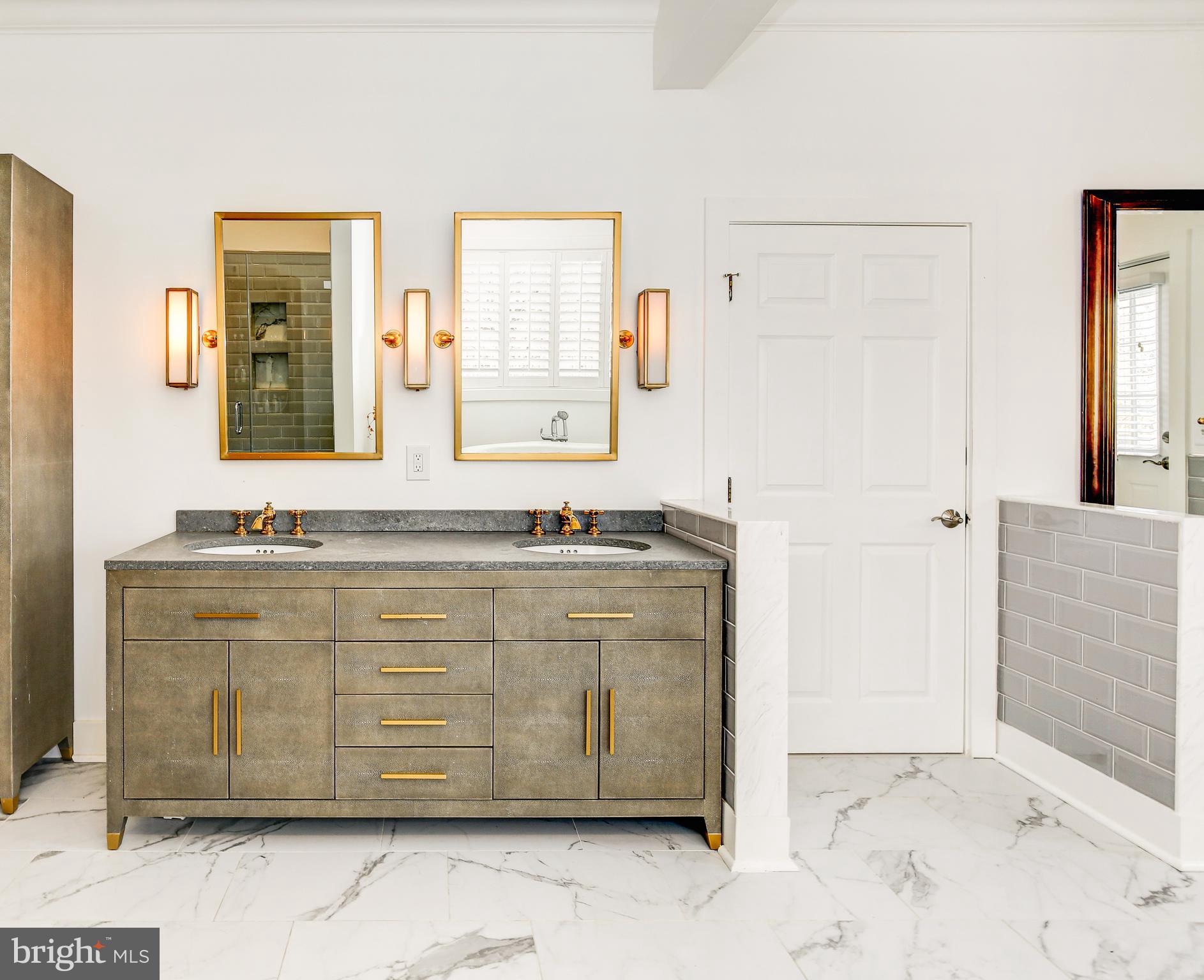 VALLEY GATE - Residential