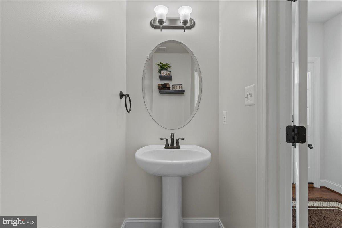 OAKLAND HALL - Residential