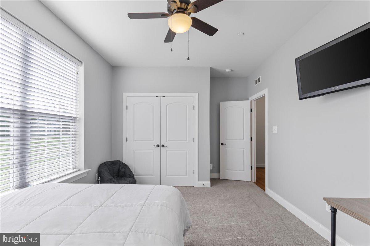 OAKLAND HALL - Residential