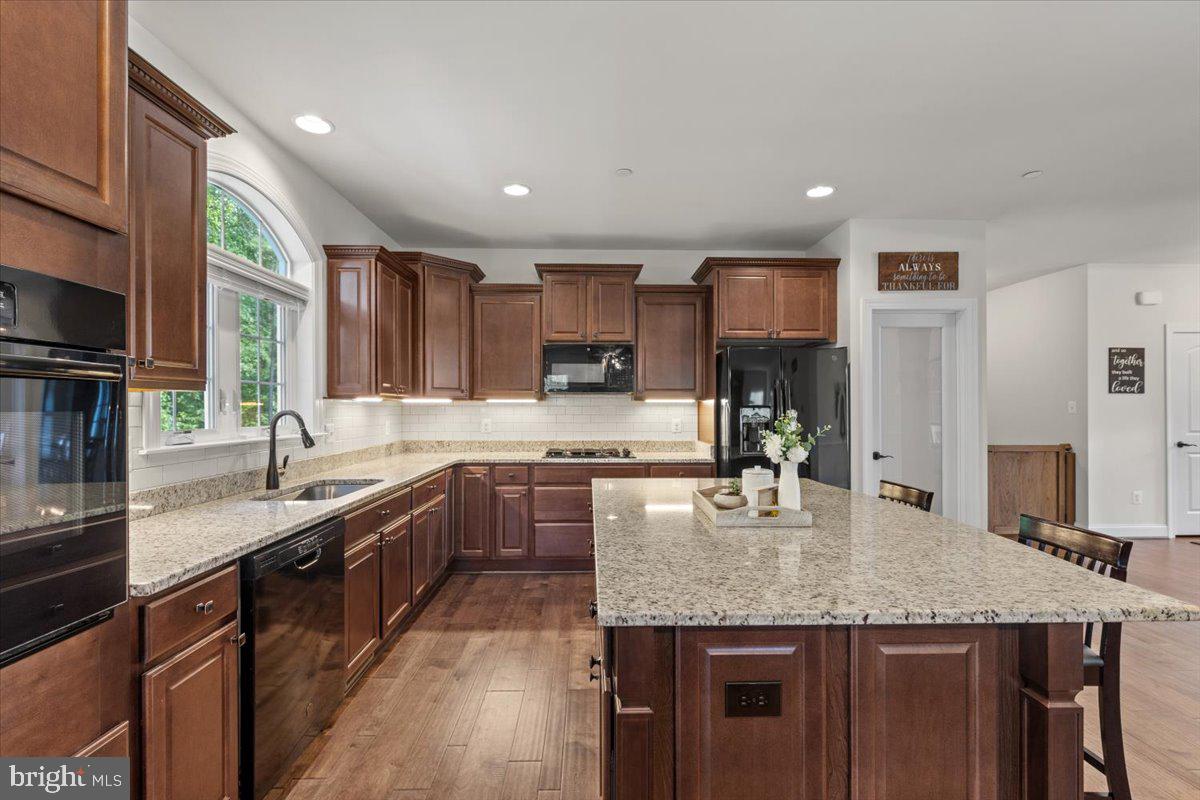 OAKLAND HALL - Residential