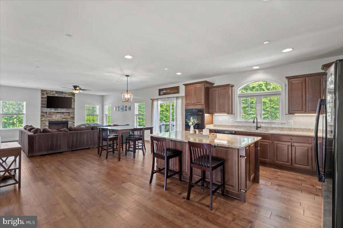 OAKLAND HALL - Residential