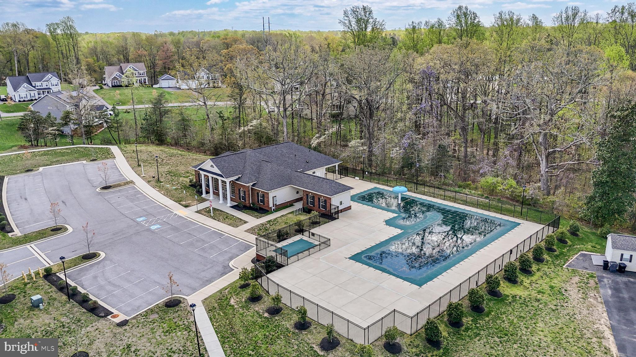 OAKLAND HALL - Residential