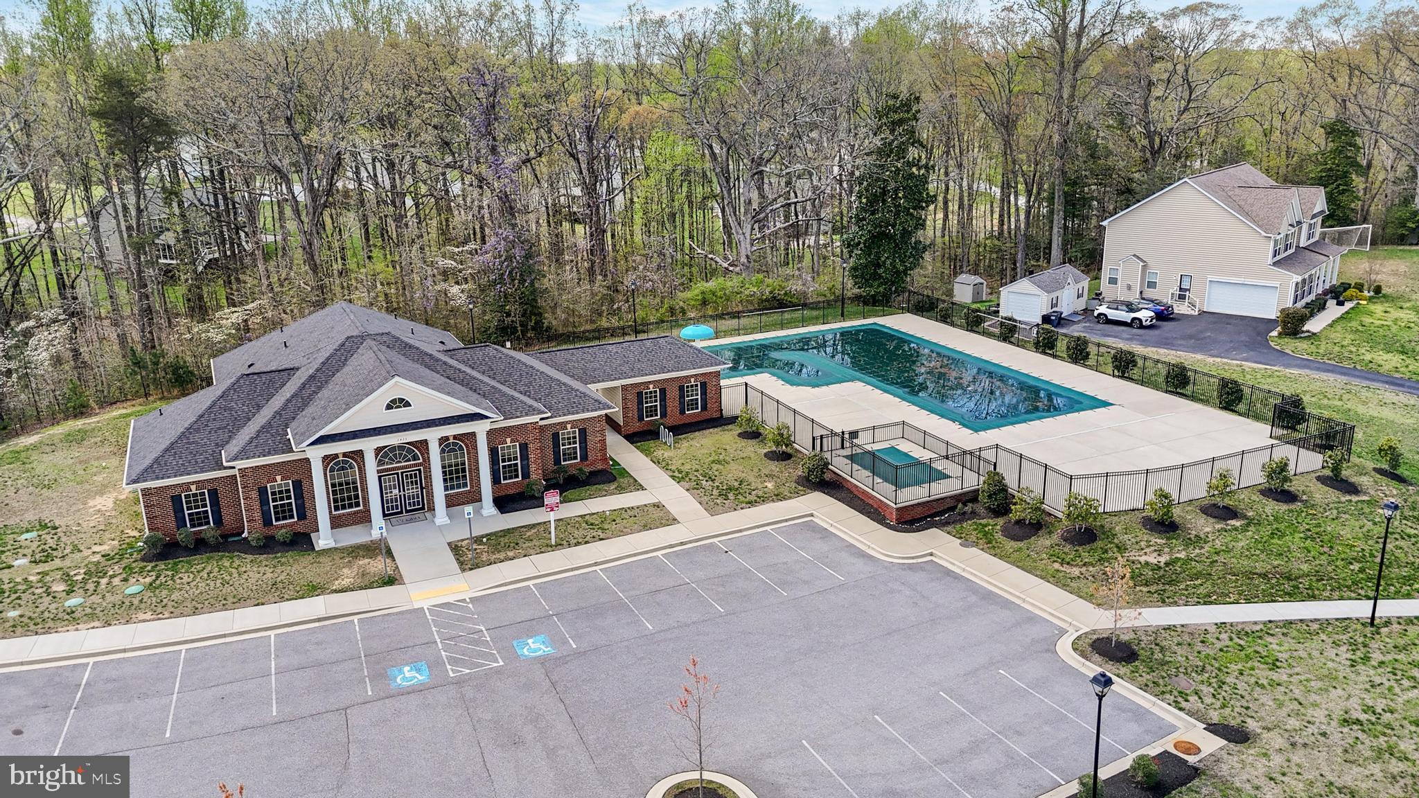 OAKLAND HALL - Residential