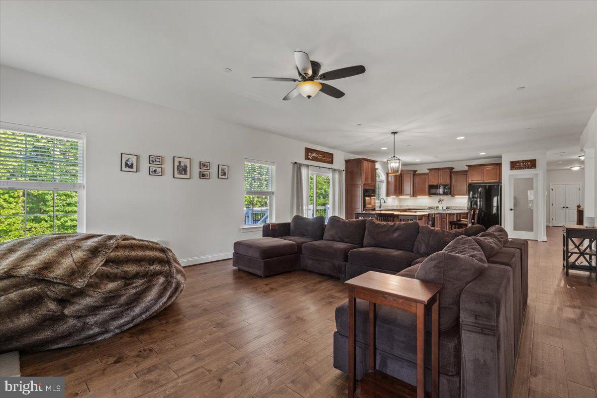 OAKLAND HALL - Residential