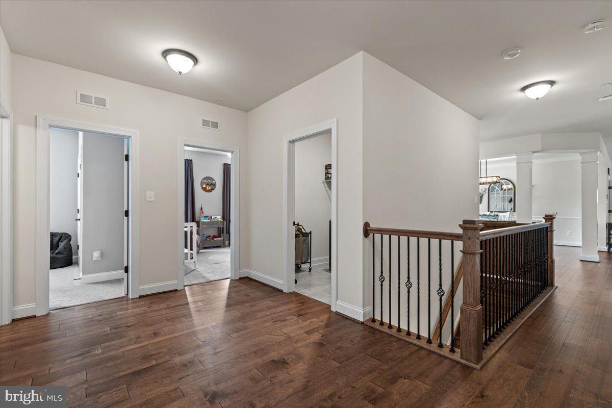 OAKLAND HALL - Residential