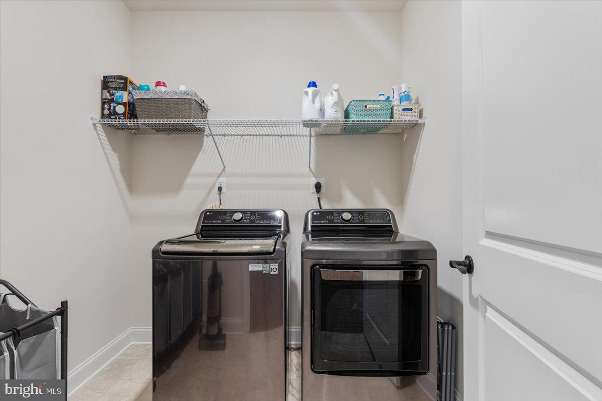 OAKLAND HALL - Residential