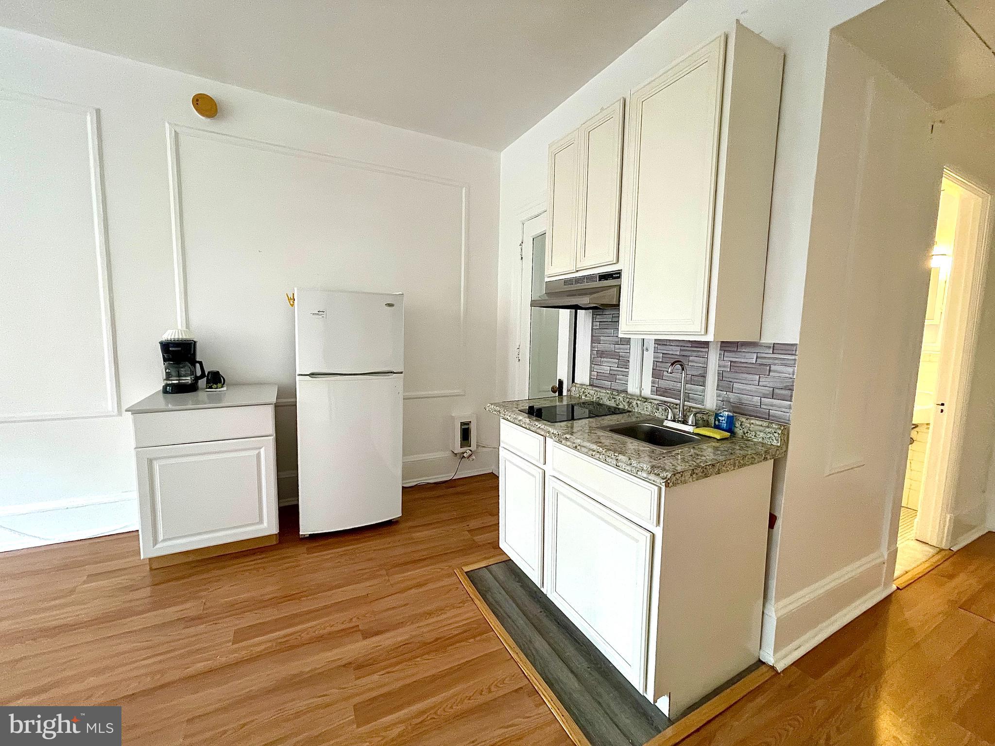 AVENUE OF THE ARTS - Residential Lease