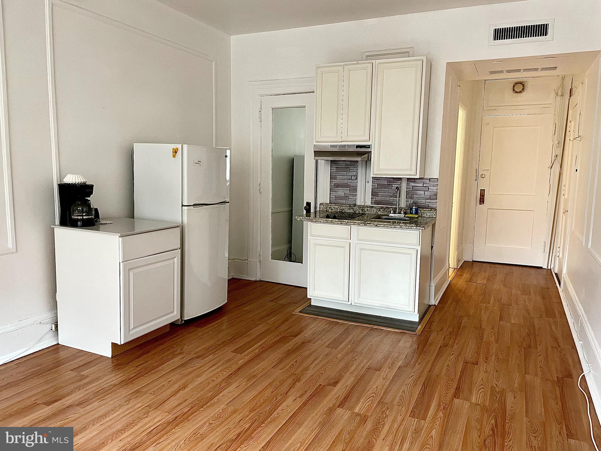 AVENUE OF THE ARTS - Residential Lease