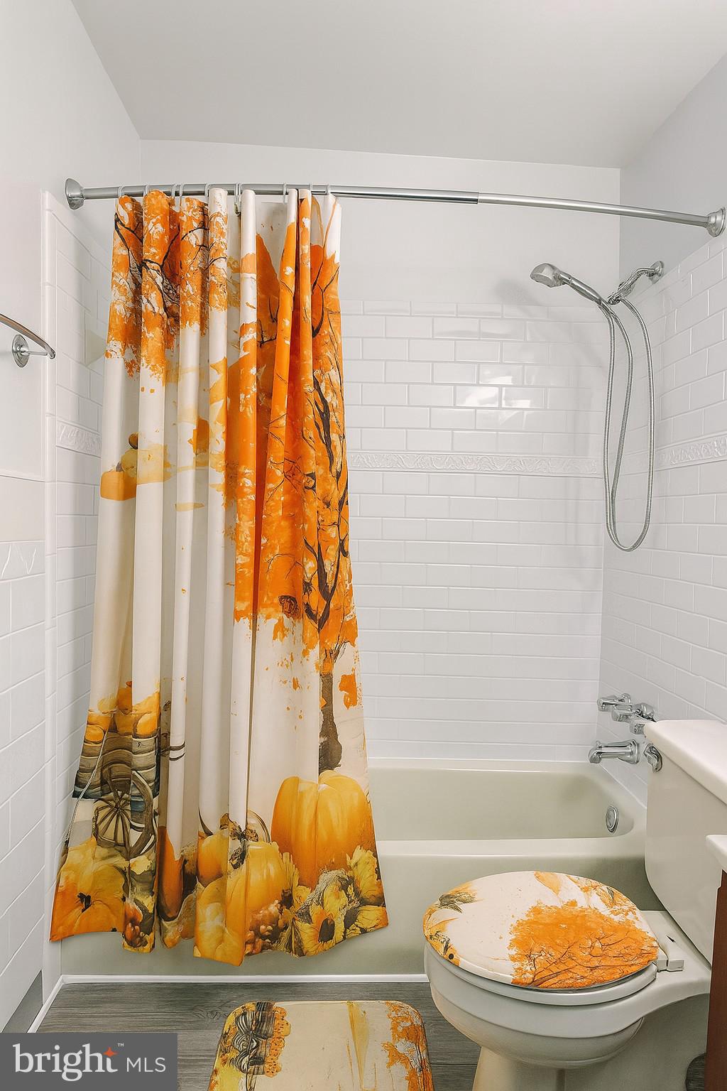 WOODSTREAM VILLAGE - Residential