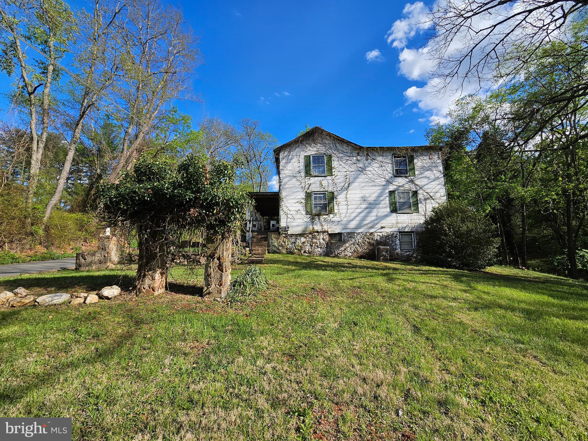 9422 LITTLE SKYLINE DRIVE