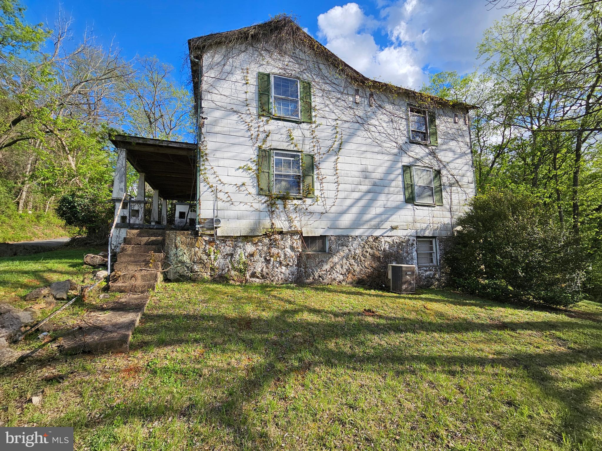 9422 LITTLE SKYLINE DRIVE