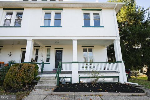 Photo of 17 Clamer Avenue, COLLEGEVILLE, PA 19426 (MLS # PAMC2160380) Photo of 17 Clamer Avenue, COLLEGEVILLE, PA 19426 (MLS # PAMC2160380)