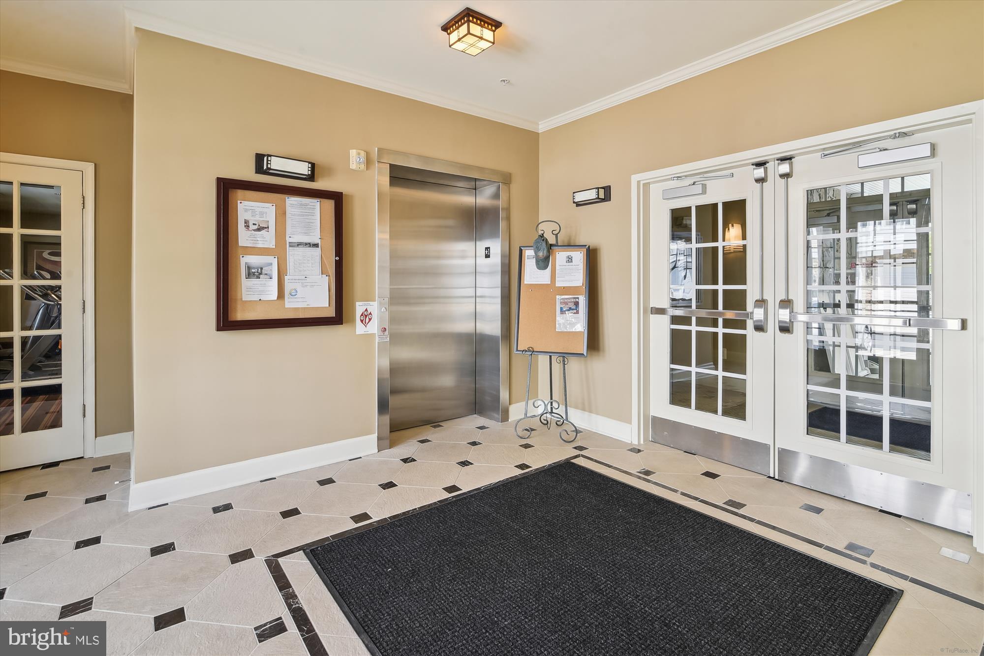 FOUR SEASONS - Residential Lease