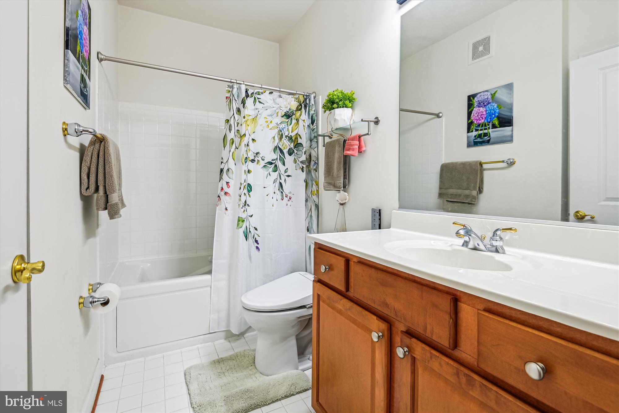 FOUR SEASONS - Residential Lease