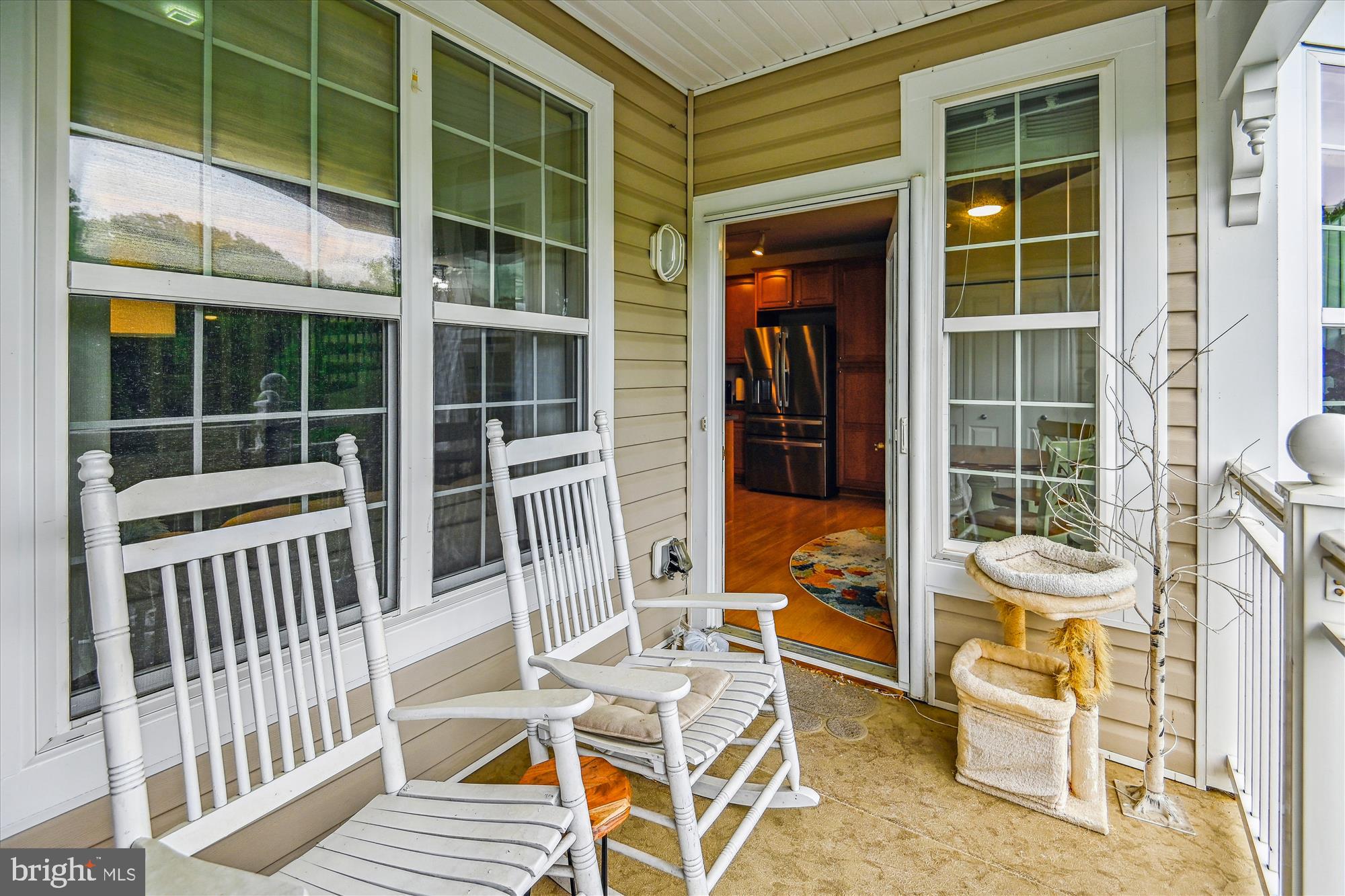 FOUR SEASONS - Residential Lease