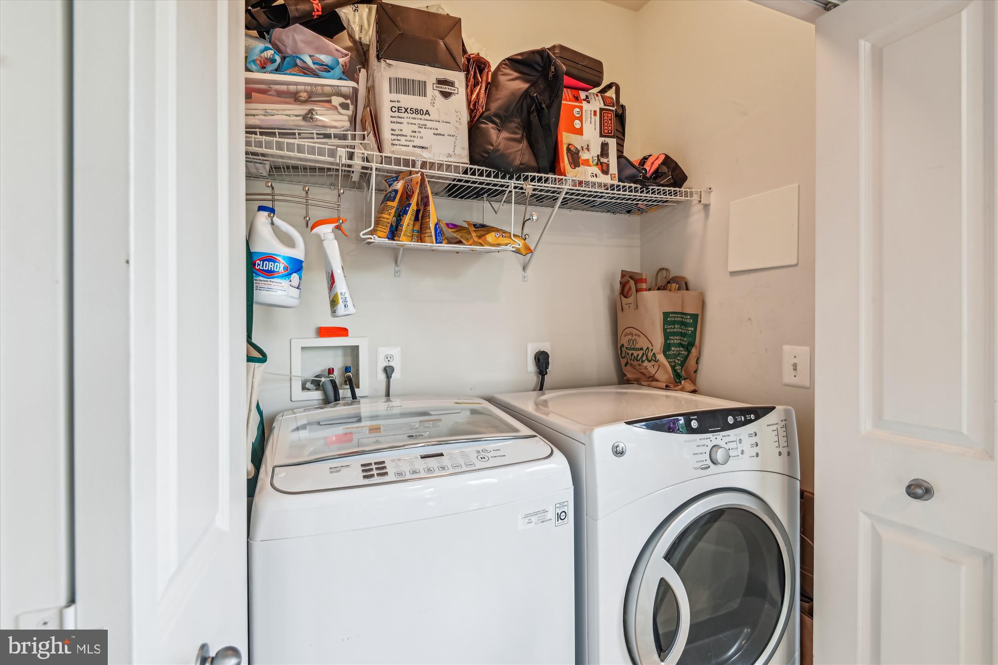 FOUR SEASONS - Residential Lease