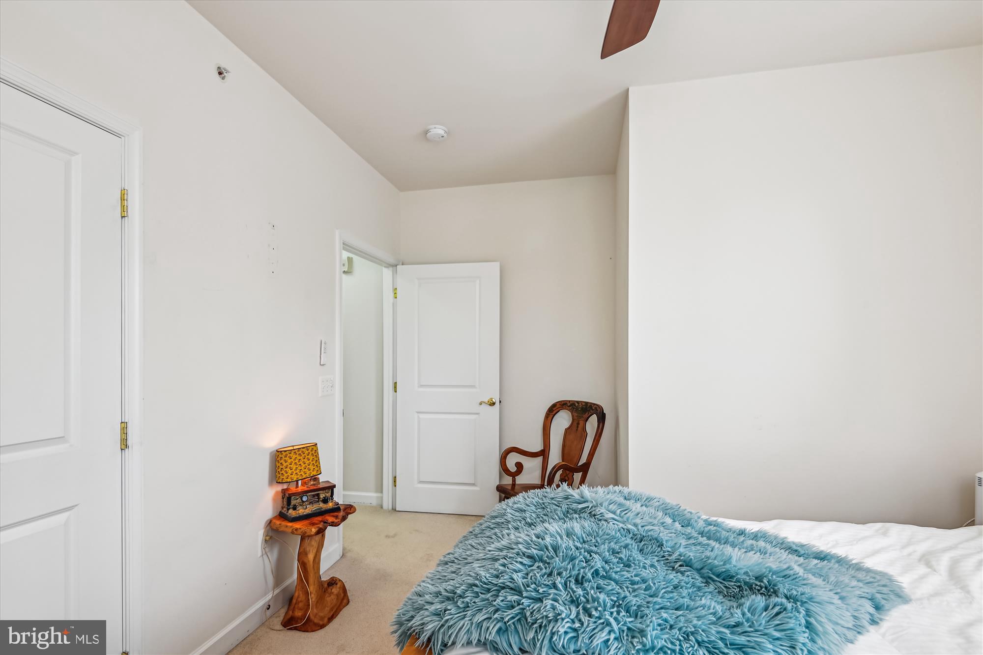 FOUR SEASONS - Residential Lease